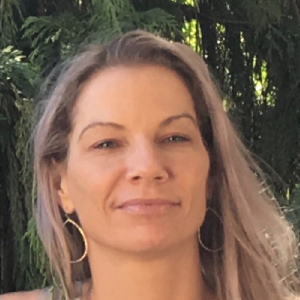 Meet your Posher, Elana